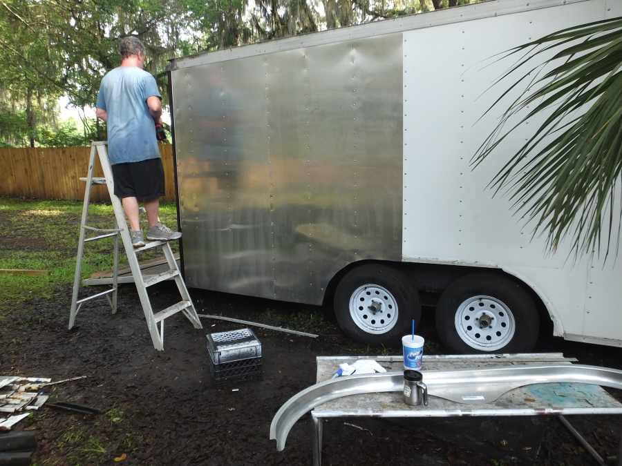 Accident damaged trailer repairing rebuilding